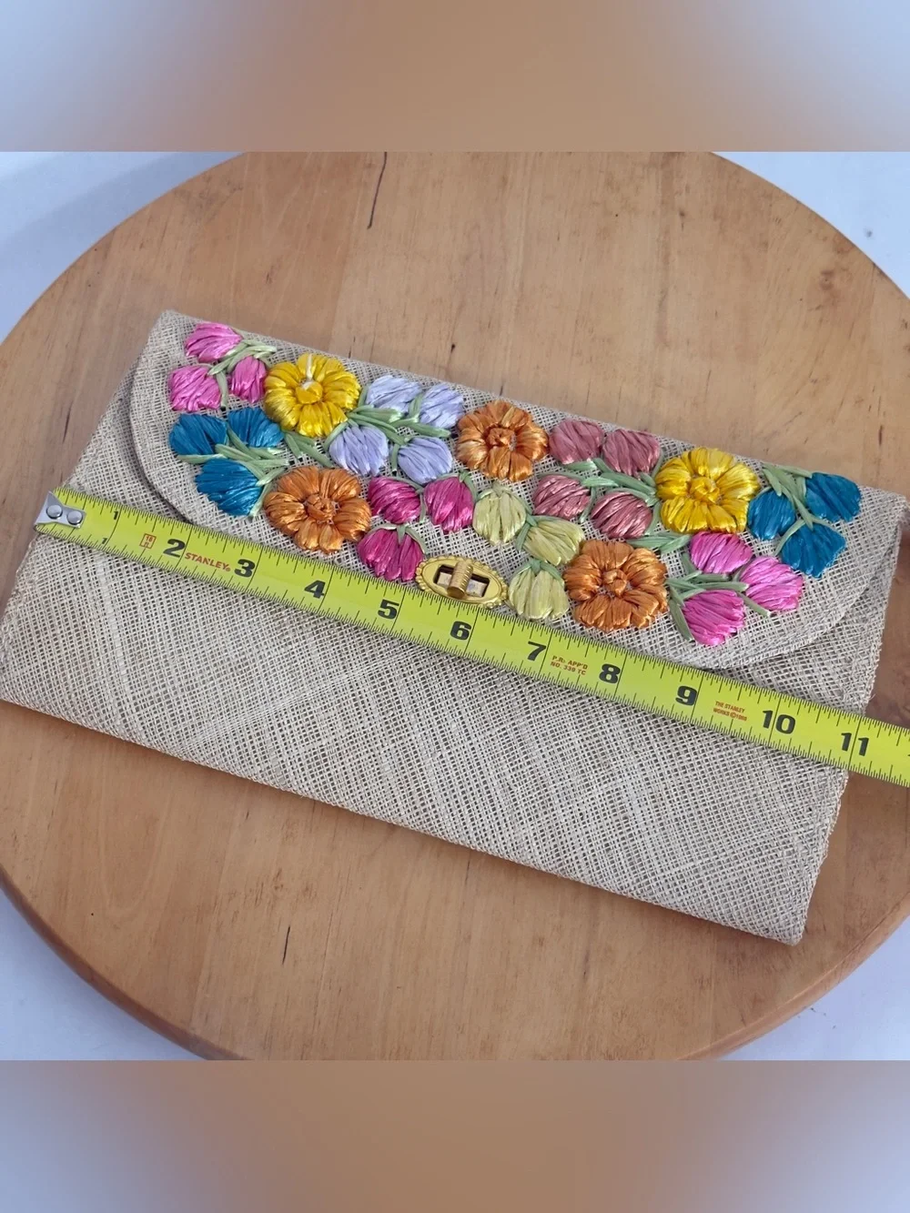 Vintage 1980’s Woven Raffia Straw Clutch Purse Turn-Lock Closure Floral Appliqué